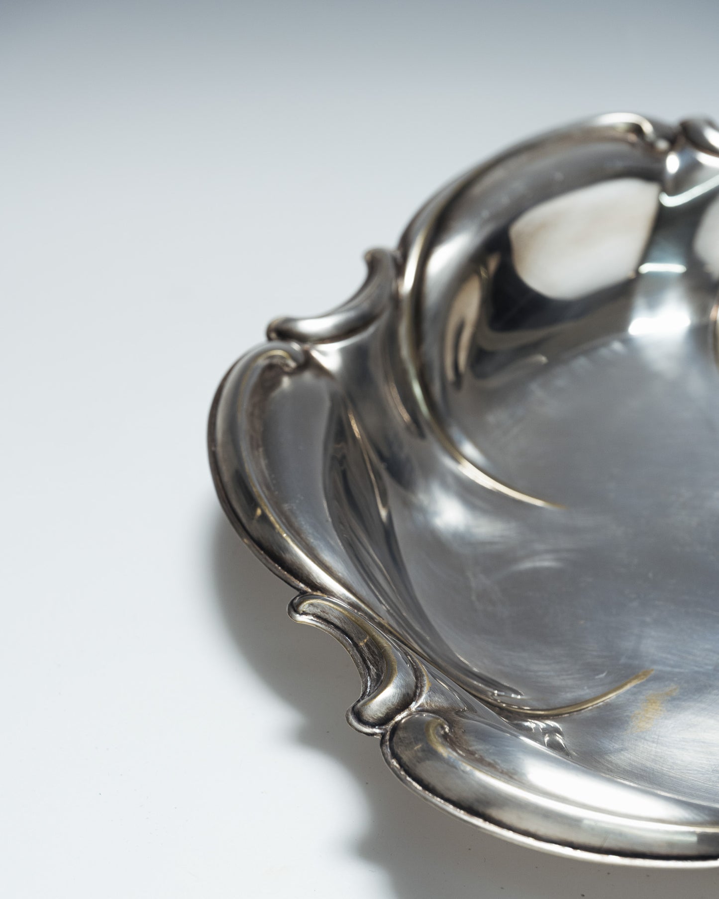 SILVER-PLATED METAL PLATE, 1920s