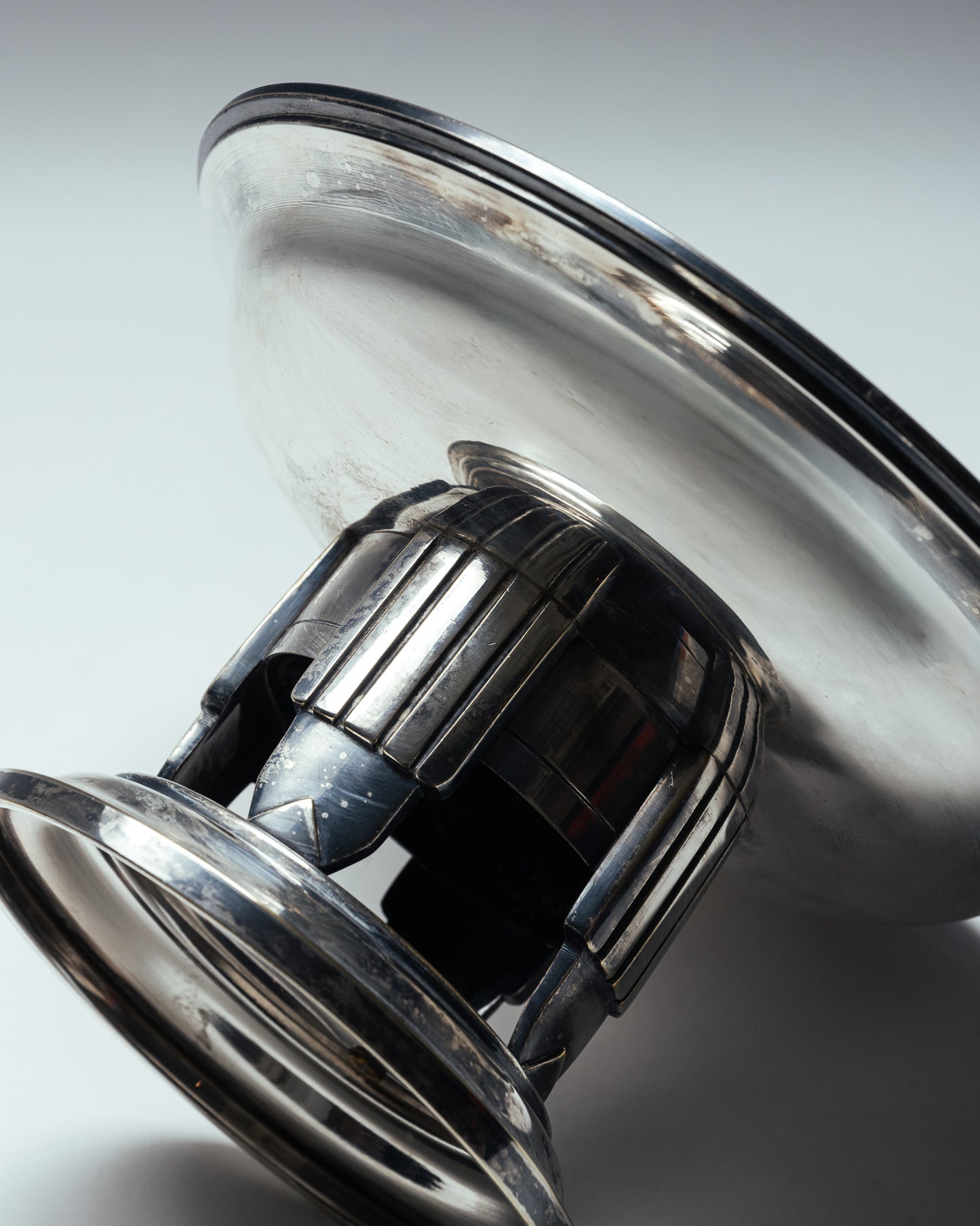 COUPE EN MÉTAL ARGENTÉ, 1930s