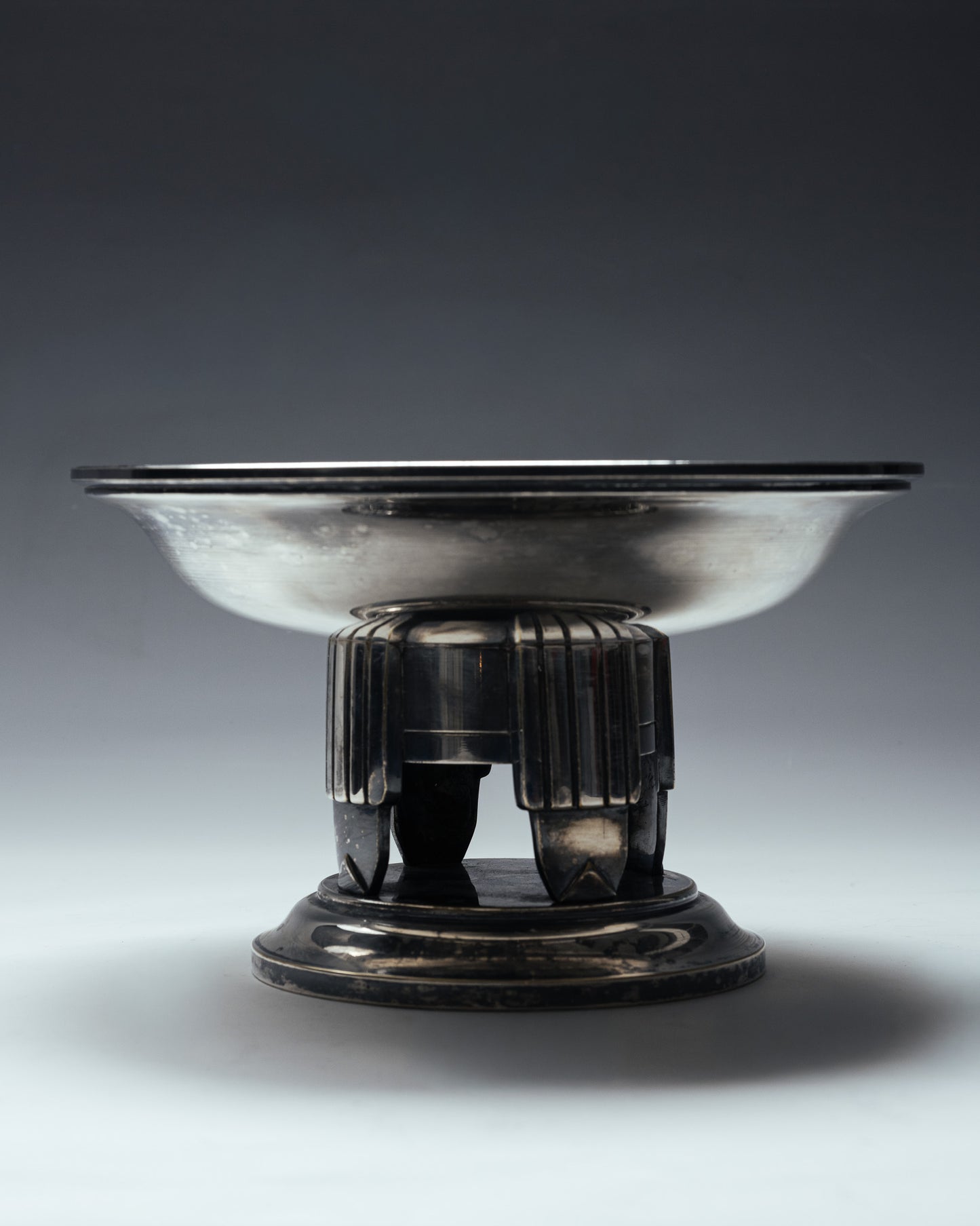 COUPE EN MÉTAL ARGENTÉ, 1930s