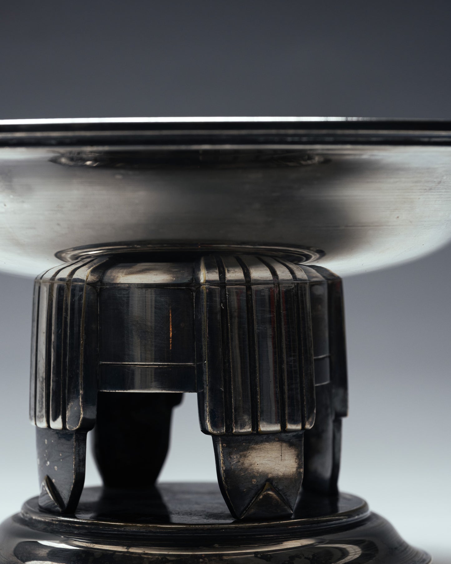 COUPE EN MÉTAL ARGENTÉ, 1930s