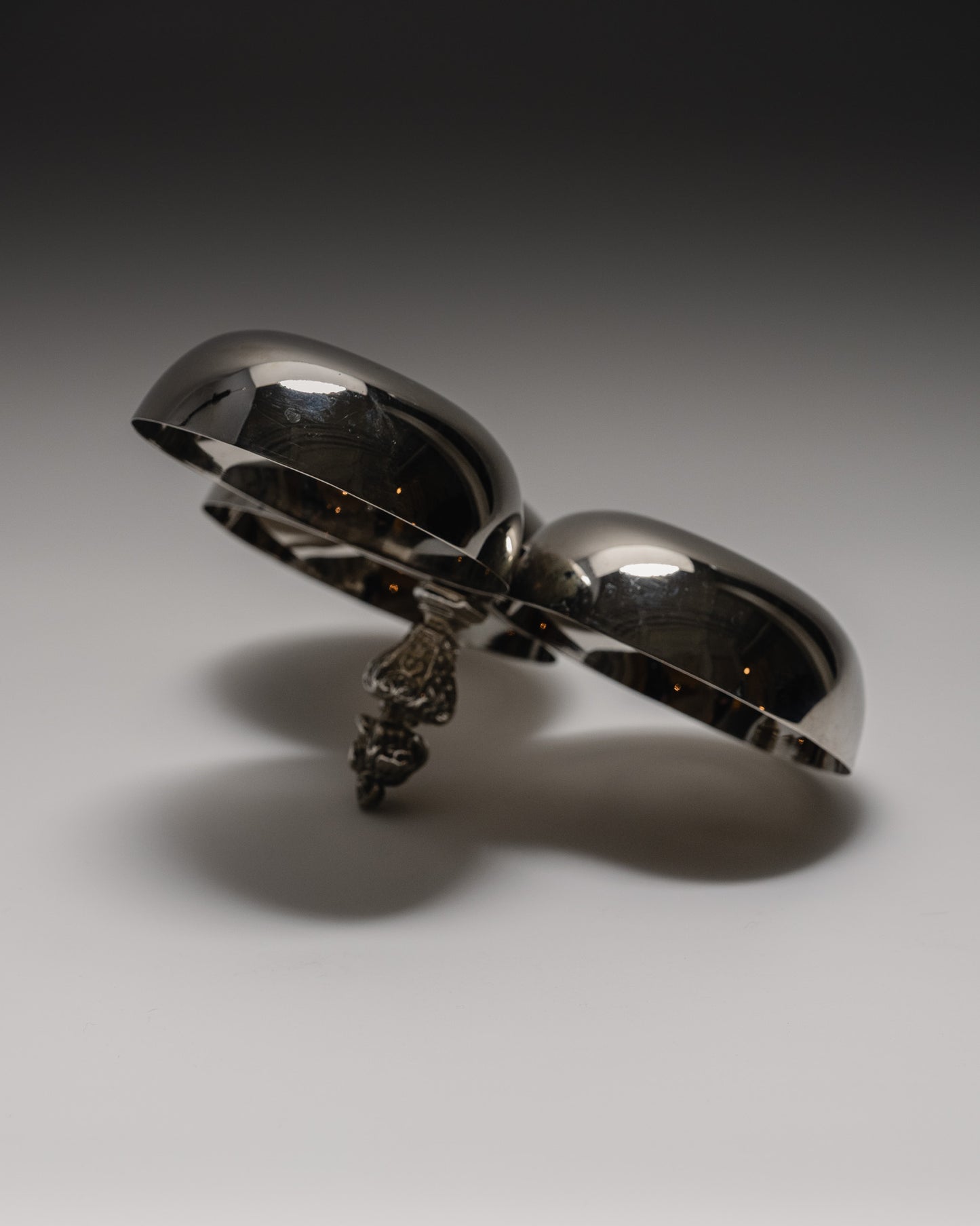 SERVITEUR MENDIANT EN MÉTAL, 1960s