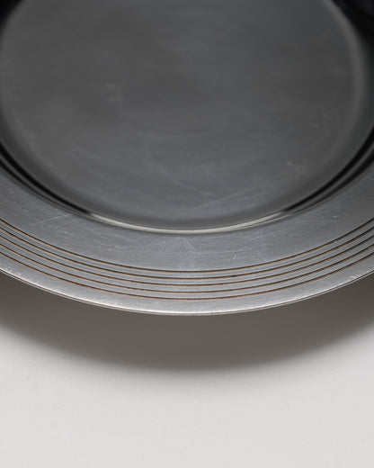 ASSIETTE À APÉRITIF EN MÉTAL ARGENTÉ, 1930s