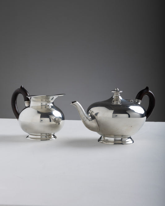 THÉIÈRE ET POT À LAIT, LES ÉTAINS DU MANOIR, 1960s