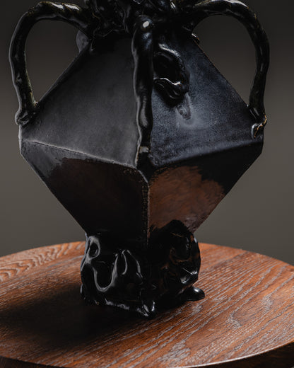 VASE HEAR MY SOUL, SLOW YOUR ASHES