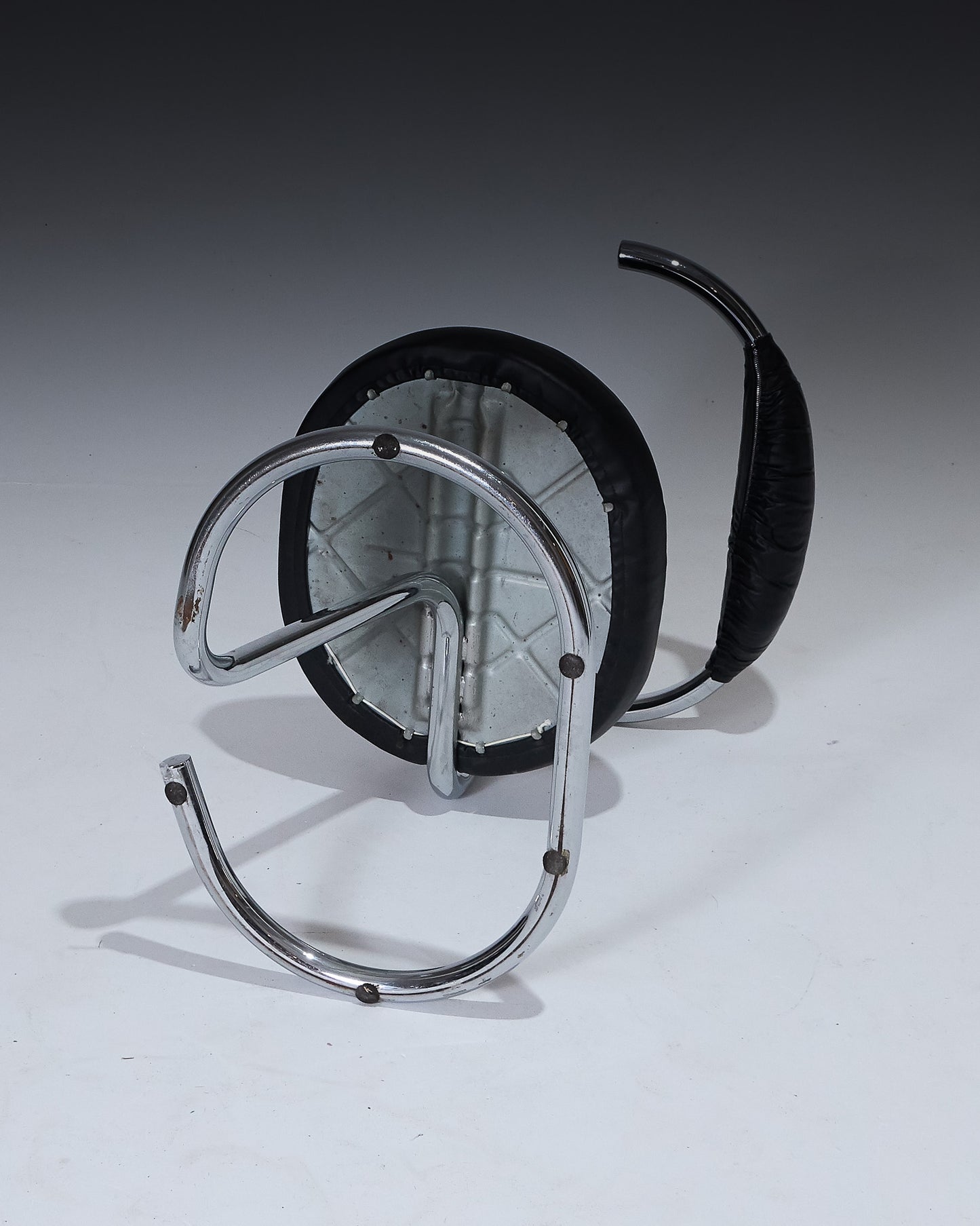 PAIR OF GIOTTO STOPPINO COBRA CHAIRS, 1970s