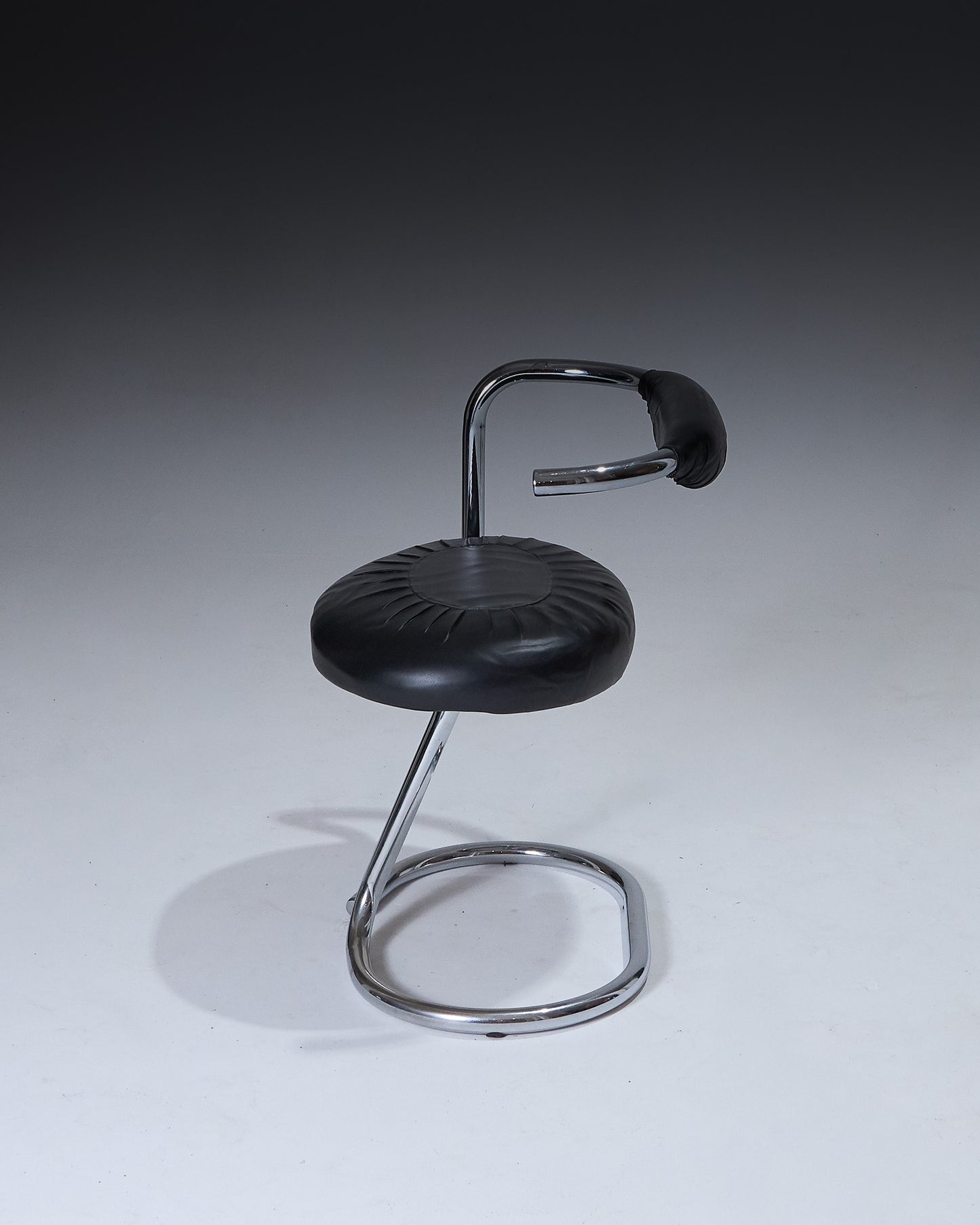 PAIR OF GIOTTO STOPPINO COBRA CHAIRS, 1970s