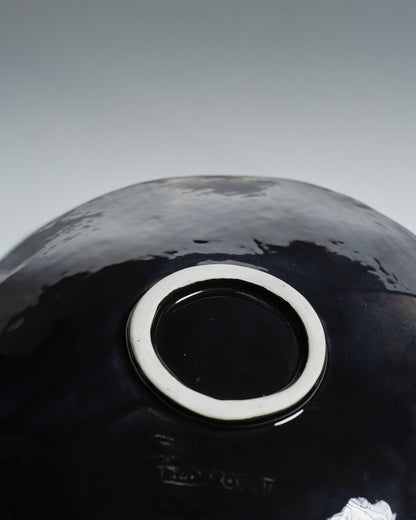 ASSIETTE NOIRE ARTISANALE EN CÉRAMIQUE, ELDAROV.T