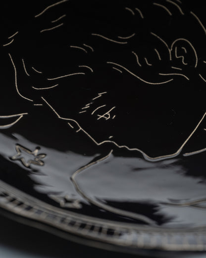 ASSIETTE NOIRE ARTISANALE EN CÉRAMIQUE, ELDAROV.T