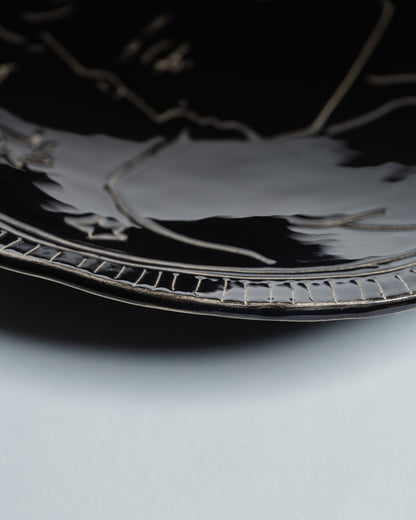 ASSIETTE NOIRE ARTISANALE EN CÉRAMIQUE, ELDAROV.T