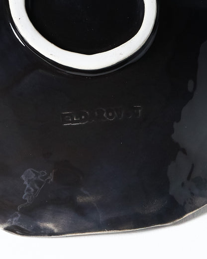 ASSIETTE NOIRE ARTISANALE EN CÉRAMIQUE, ELDAROV.T