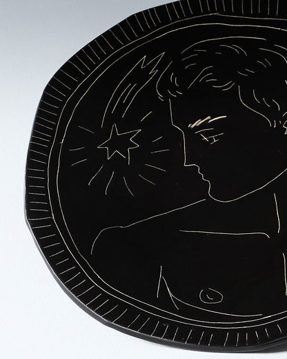 ASSIETTE NOIRE ARTISANALE EN CÉRAMIQUE, ELDAROV.T