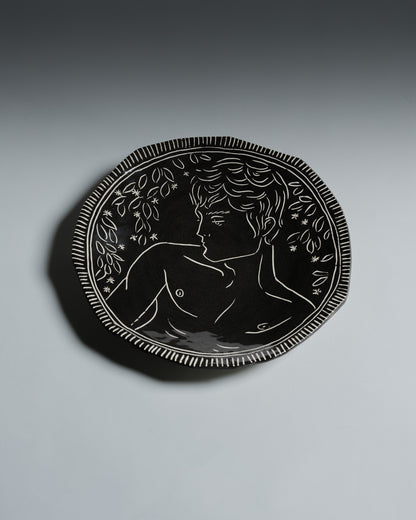 ASSIETTE NOIRE EN CÉRAMIQUE, ELDAROV.T