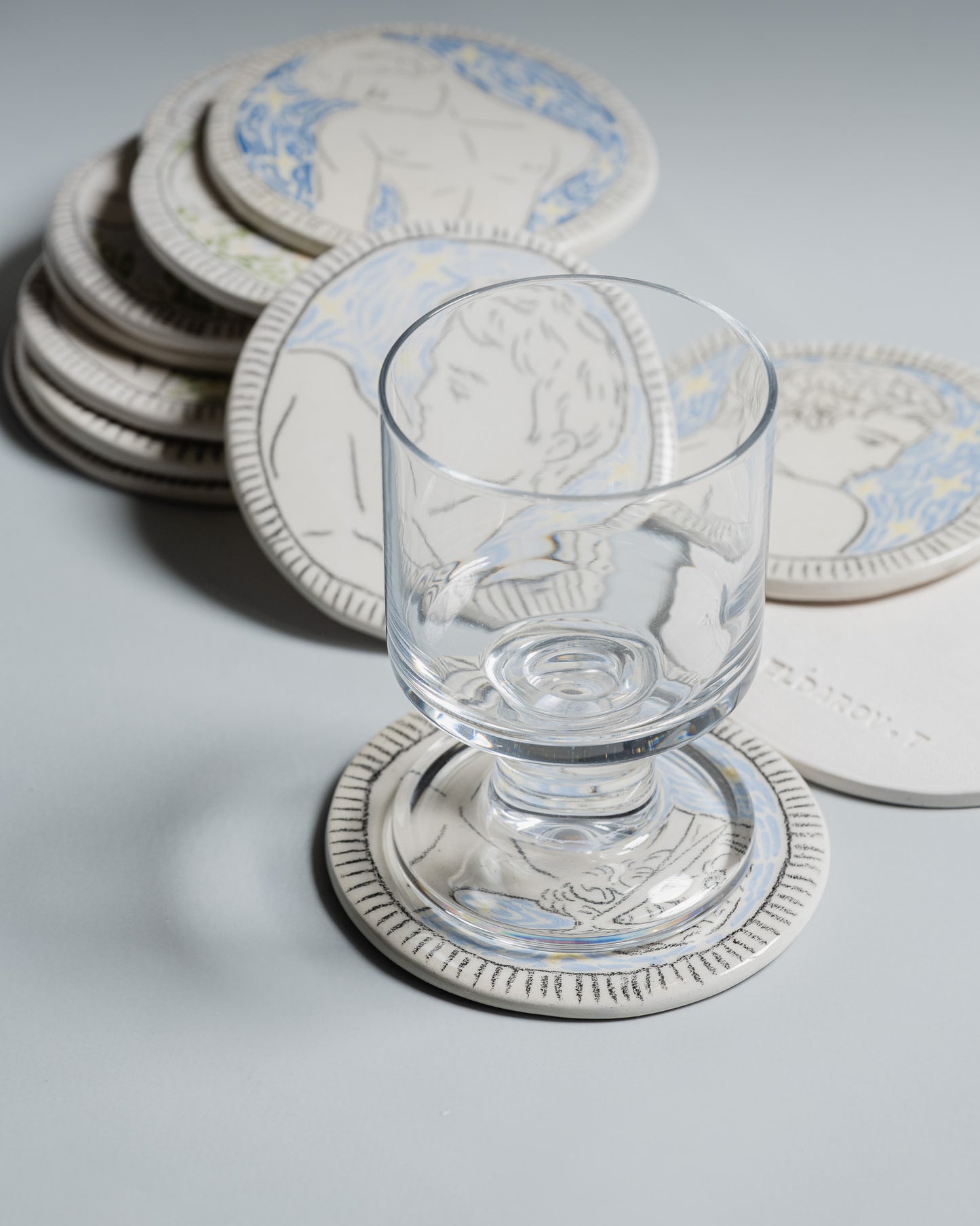 DESSOUS DE VERRE BLANC ARTISANAL EN CÉRAMIQUE, ELDAROV.T