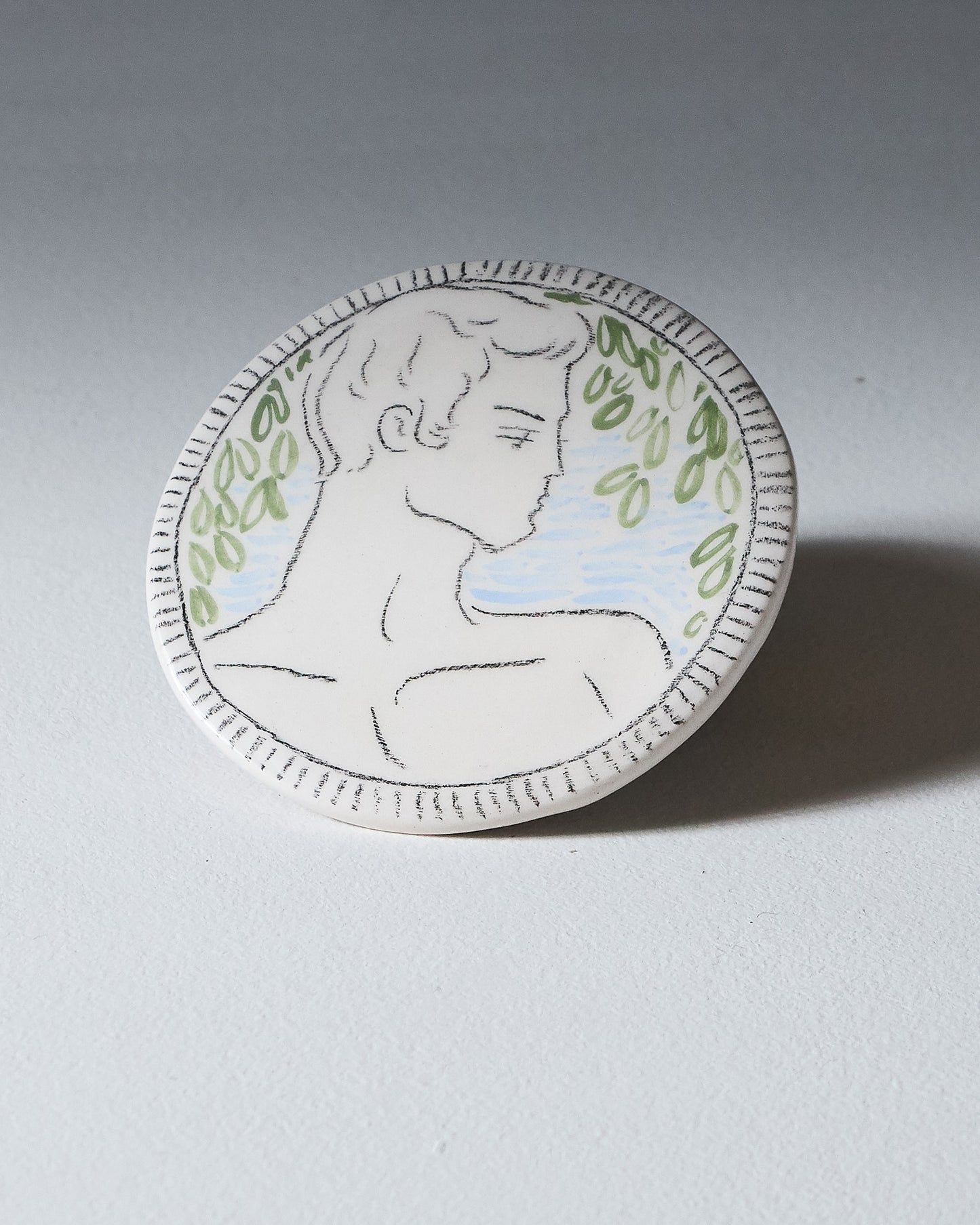 DESSOUS DE VERRE BLANC ARTISANAL EN CÉRAMIQUE, ELDAROV.T