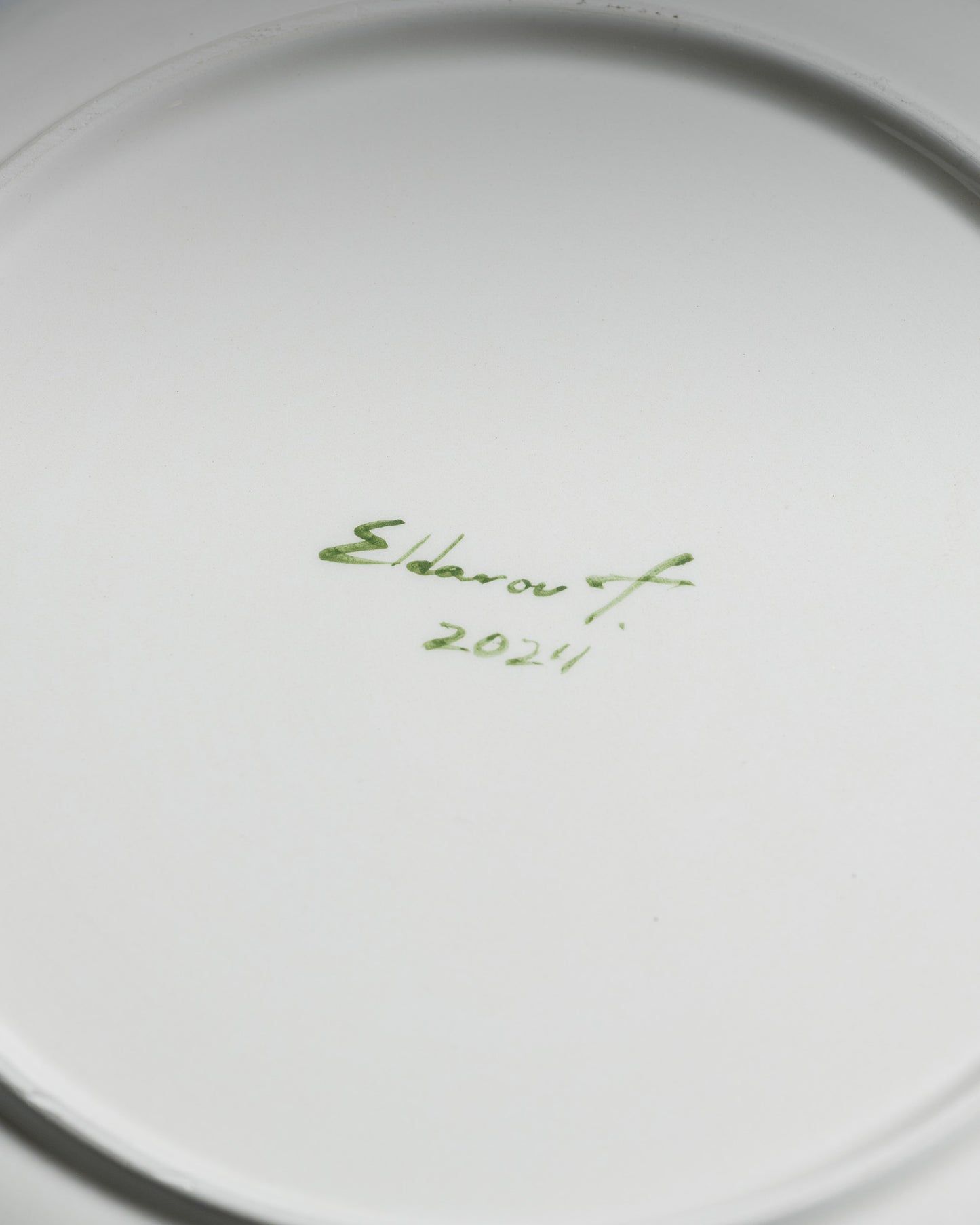 ASSIETTE ARTISANALE EN CÉRAMIQUE, ELDAROV.T