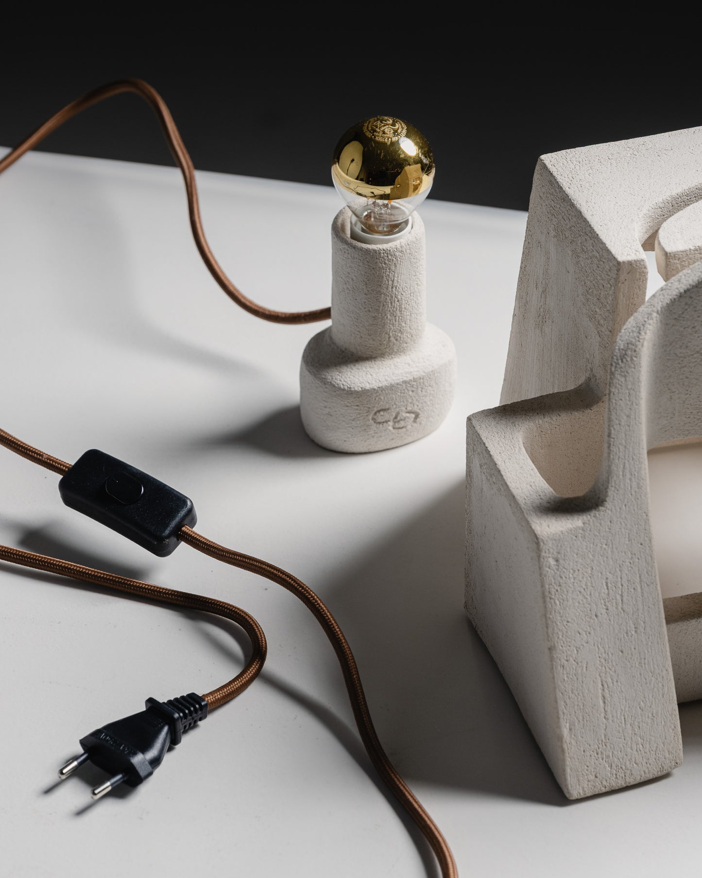 LAMPE DE TABLE EN CÉRAMIQUE