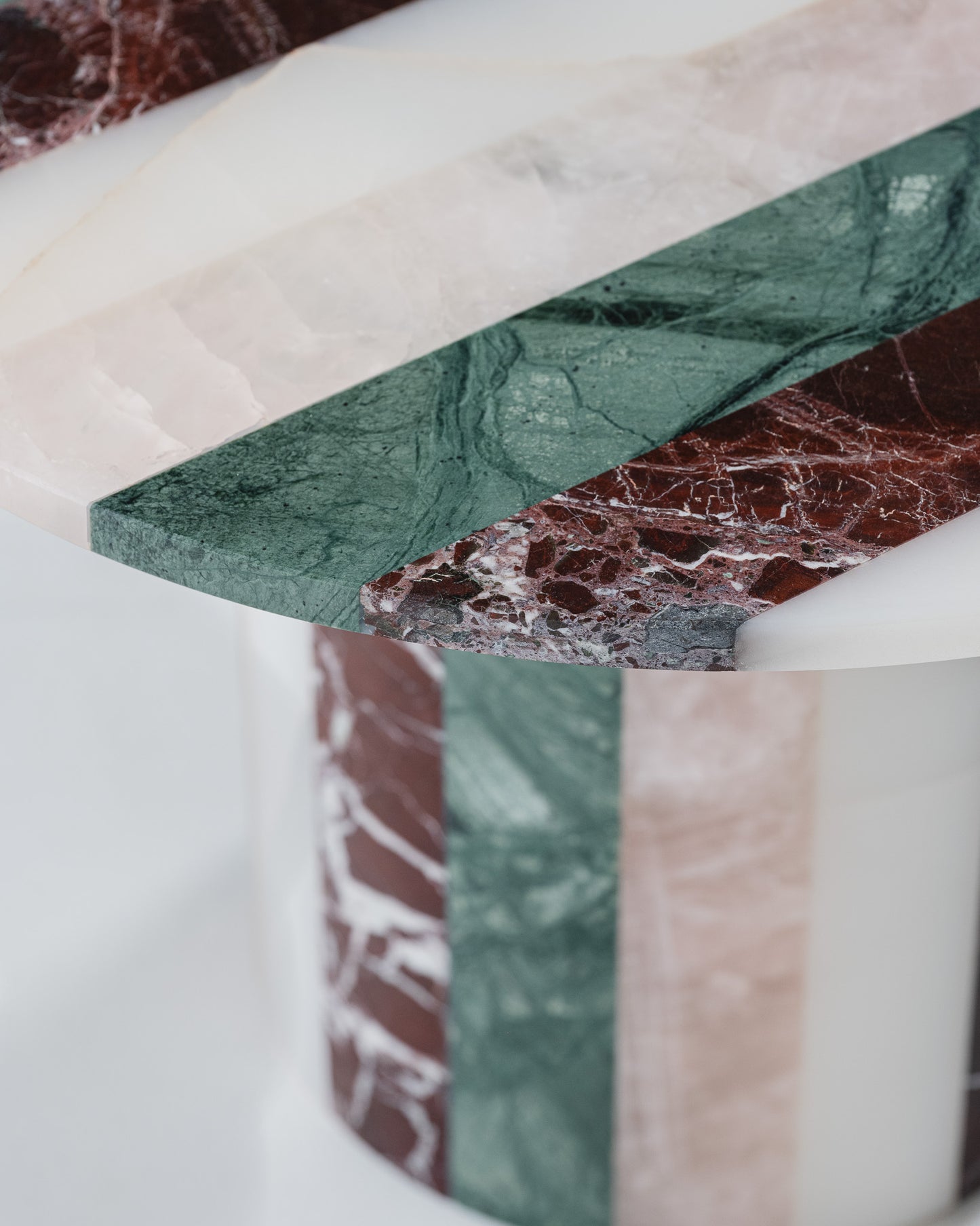 FRIDA SIDE TABLE IN ONYX