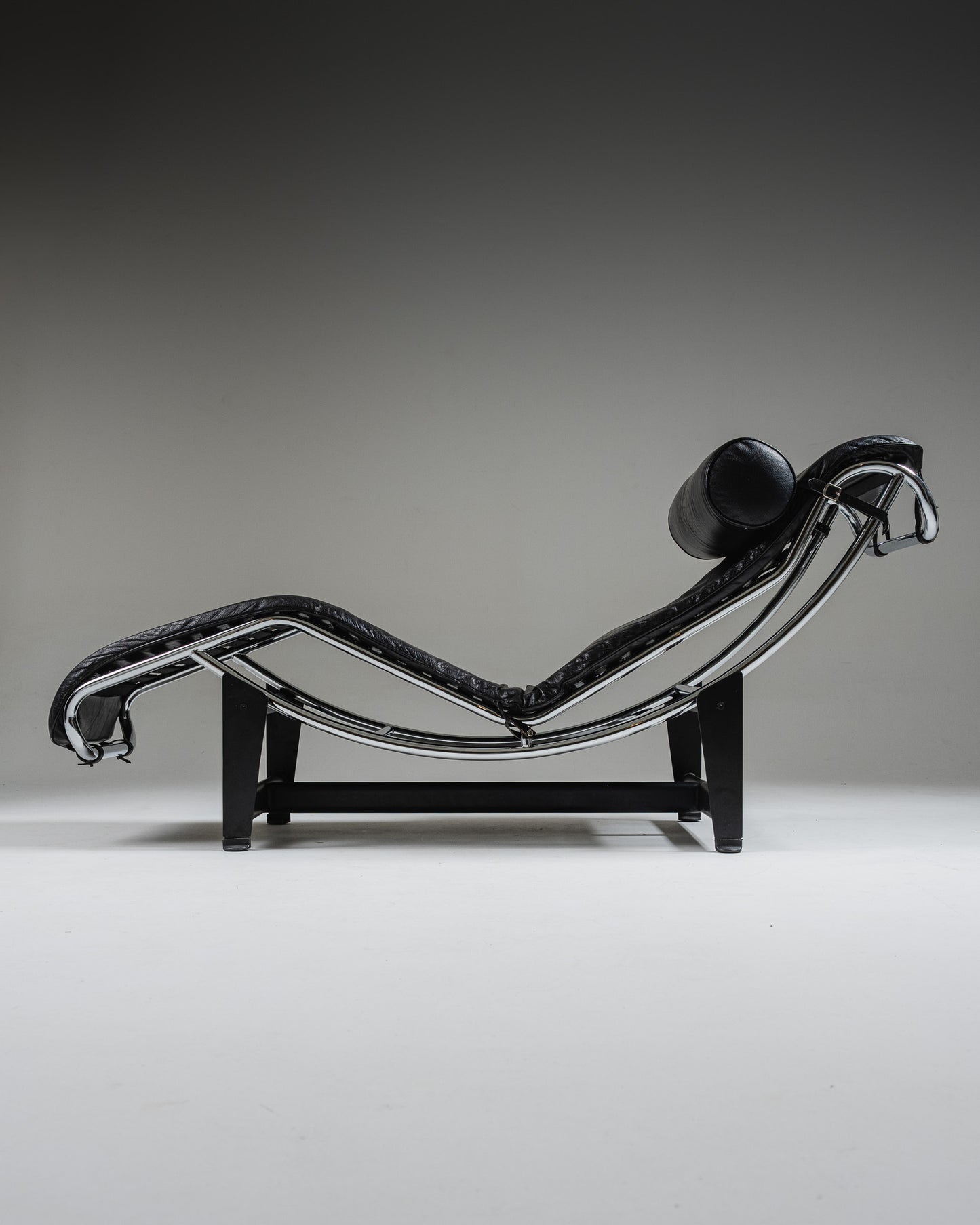 LC4 CHAISE LONGUE, LE CORBUSIER, 1960s
