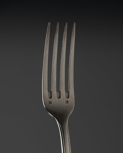 MÉNAGÈRE EN MÉTAL ARGENTÉ, INOX ET PORCELAINE, 1940s