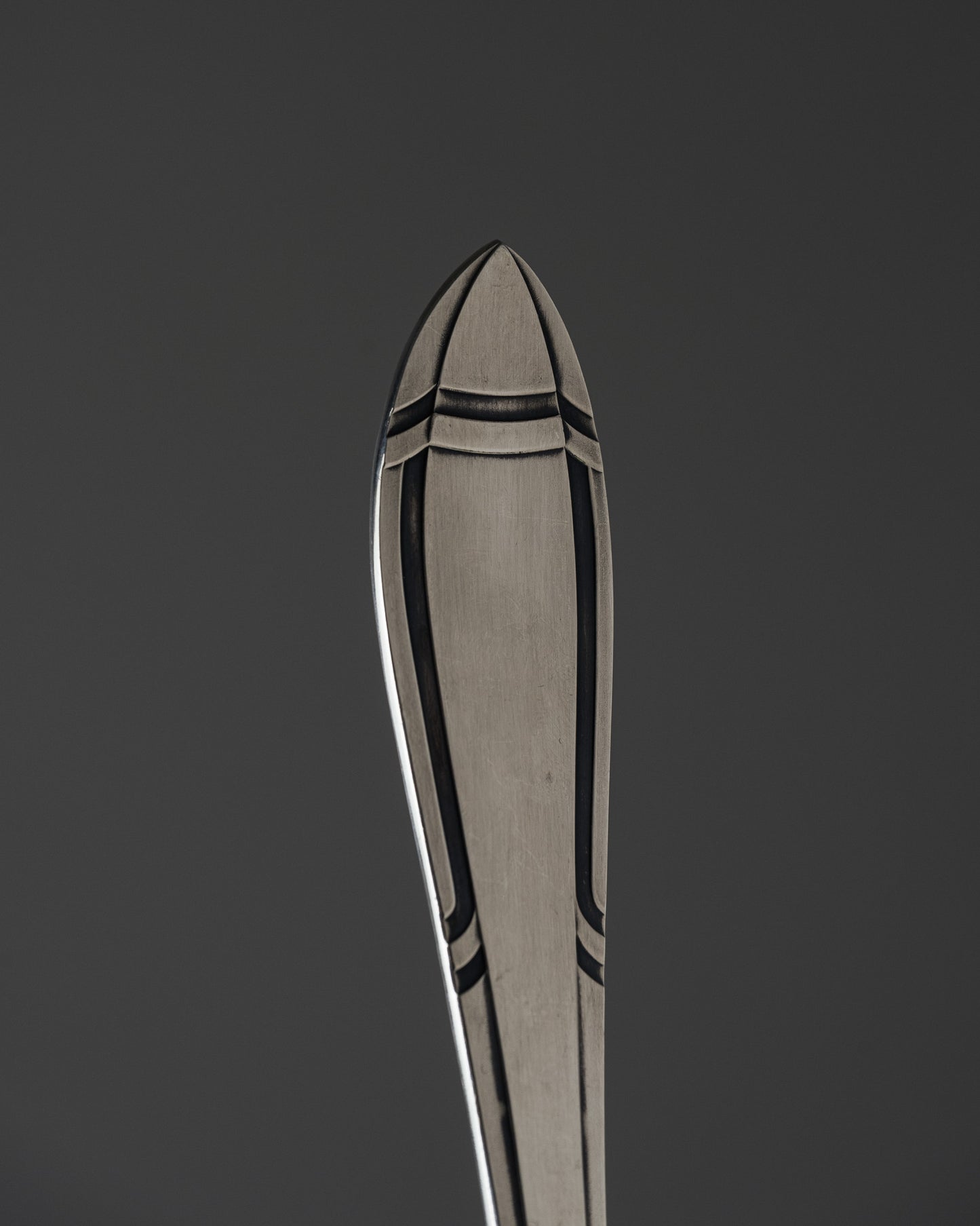 MÉNAGÈRE EN MÉTAL ARGENTÉ, INOX ET PORCELAINE, 1940s