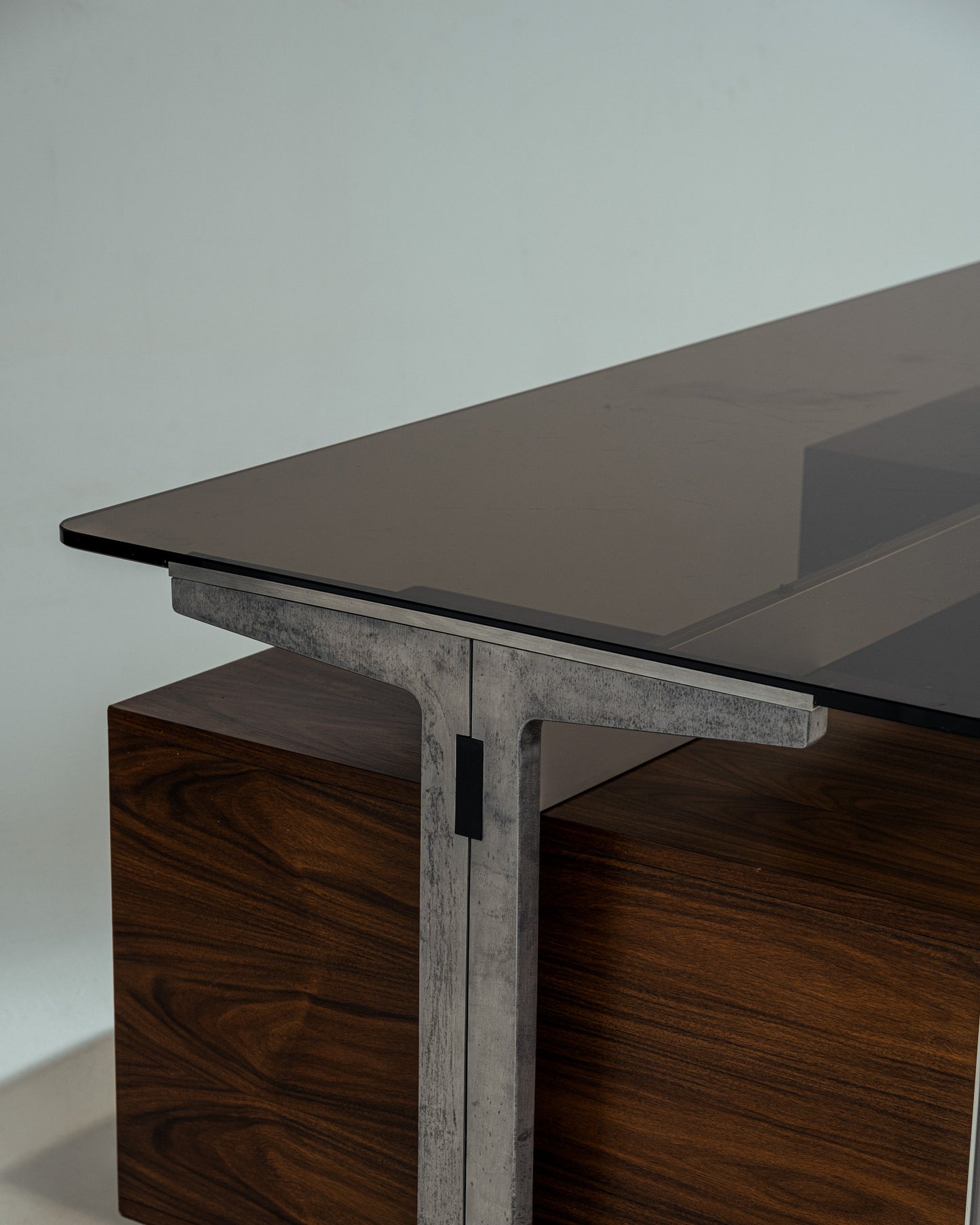 BUREAU EN PALISSANDRE, ÉTIENNE FERMIGIER, 1970s