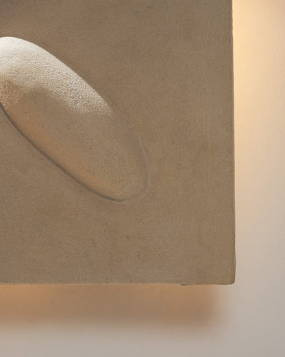 APPLIQUE SCULPTURALE EN TERRE CHAMOTTÉE