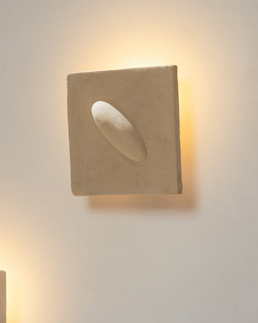 SCULPTURAL WALL SCONCE IN CHAMOTTED CLAY