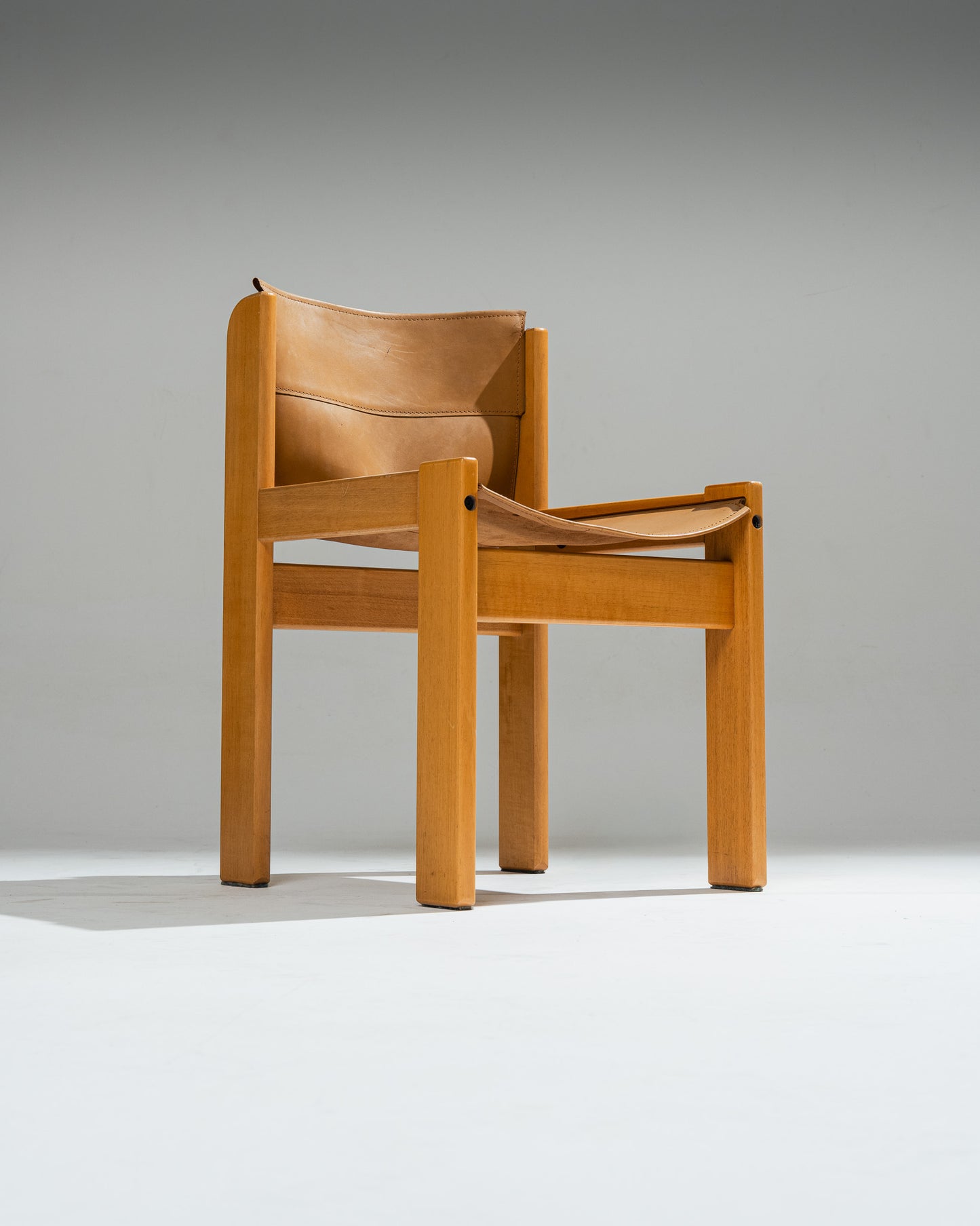 PAIR OF SADDLE LEATHER AND BEECHWOOD CHAIRS, IBISCO SEDIE, 1970s