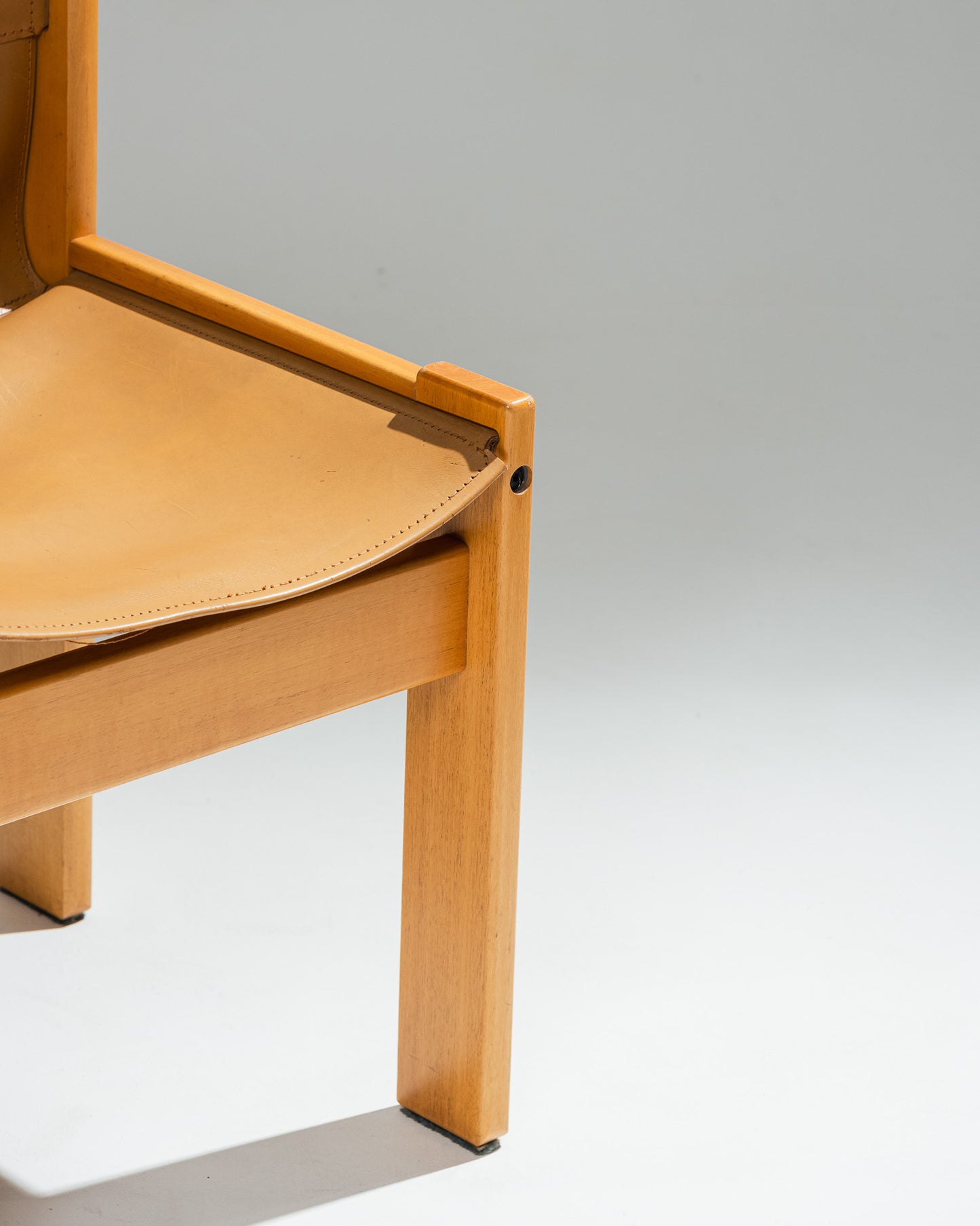 PAIR OF SADDLE LEATHER AND BEECHWOOD CHAIRS, IBISCO SEDIE, 1970s