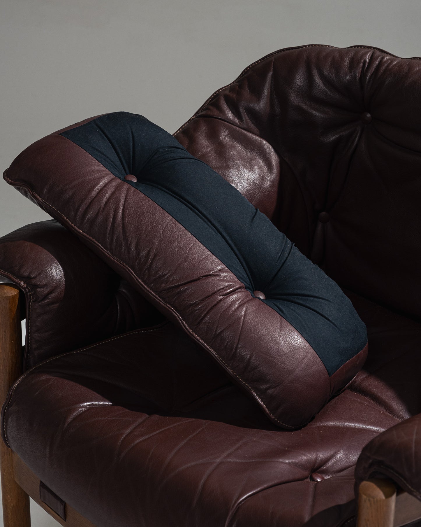 '925' LEATHER AND WOOD ARMCHAIR, ARNE NORELL, COJA CULEMBORG, 1960s