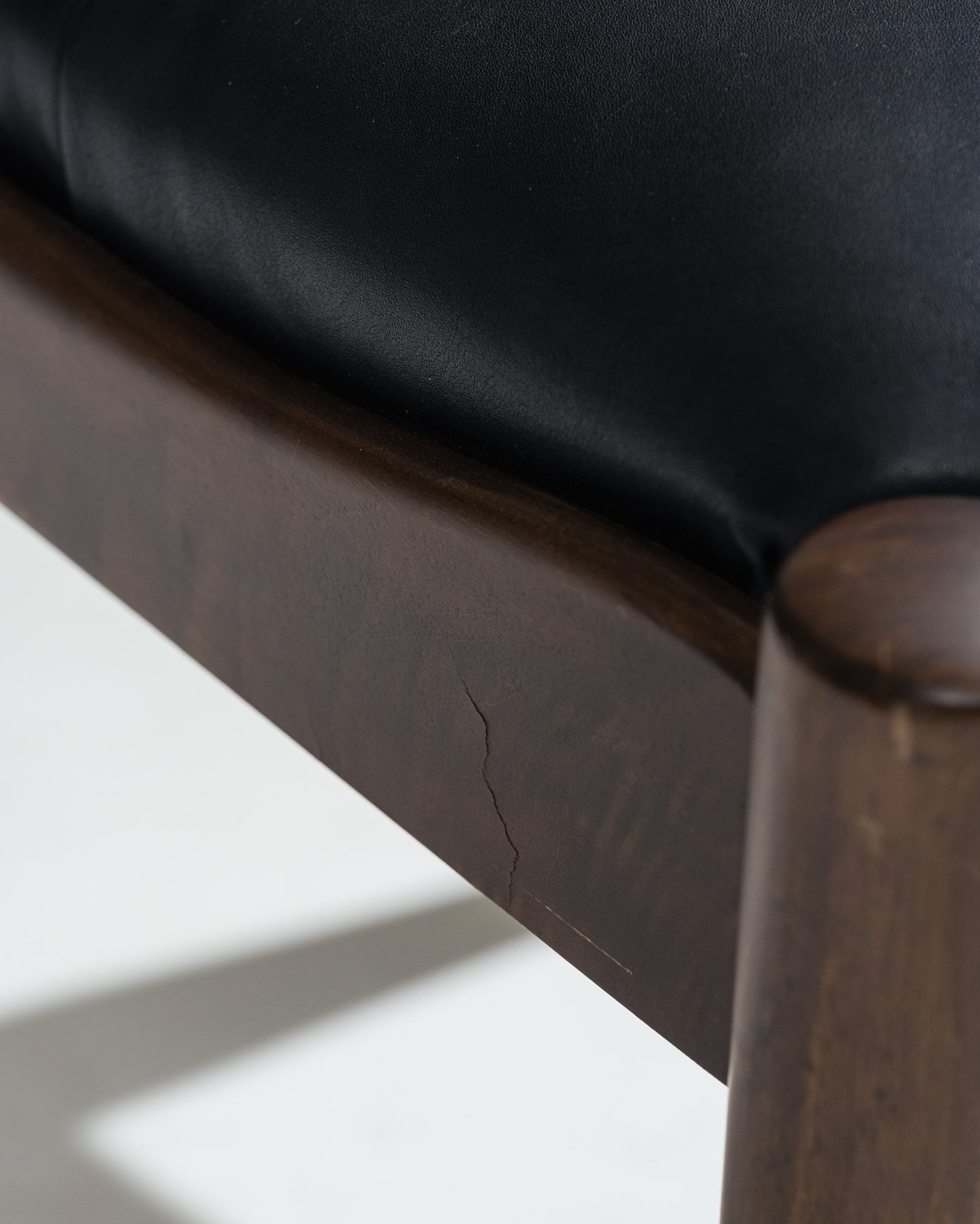 WALNUT AND LEATHER '620' CHAIR, SILVIO COPPOLA, BERNINI, 1960s