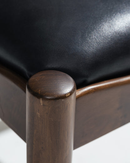 WALNUT AND LEATHER '620' CHAIR, SILVIO COPPOLA, BERNINI, 1960s