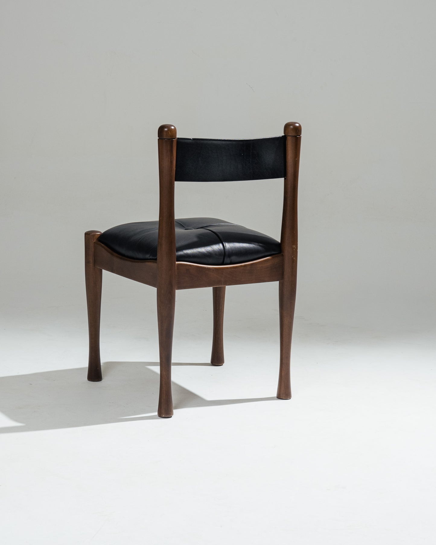 WALNUT AND LEATHER '620' CHAIR, SILVIO COPPOLA, BERNINI, 1960s