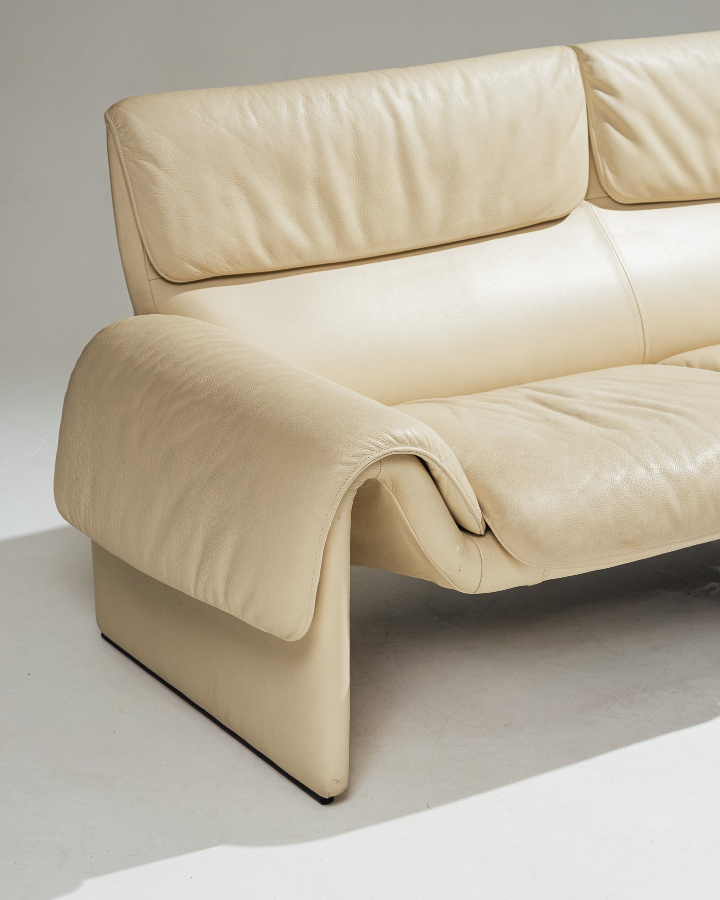 'DS 2011' LEATHER SOFA, DE SEDE, 1980s