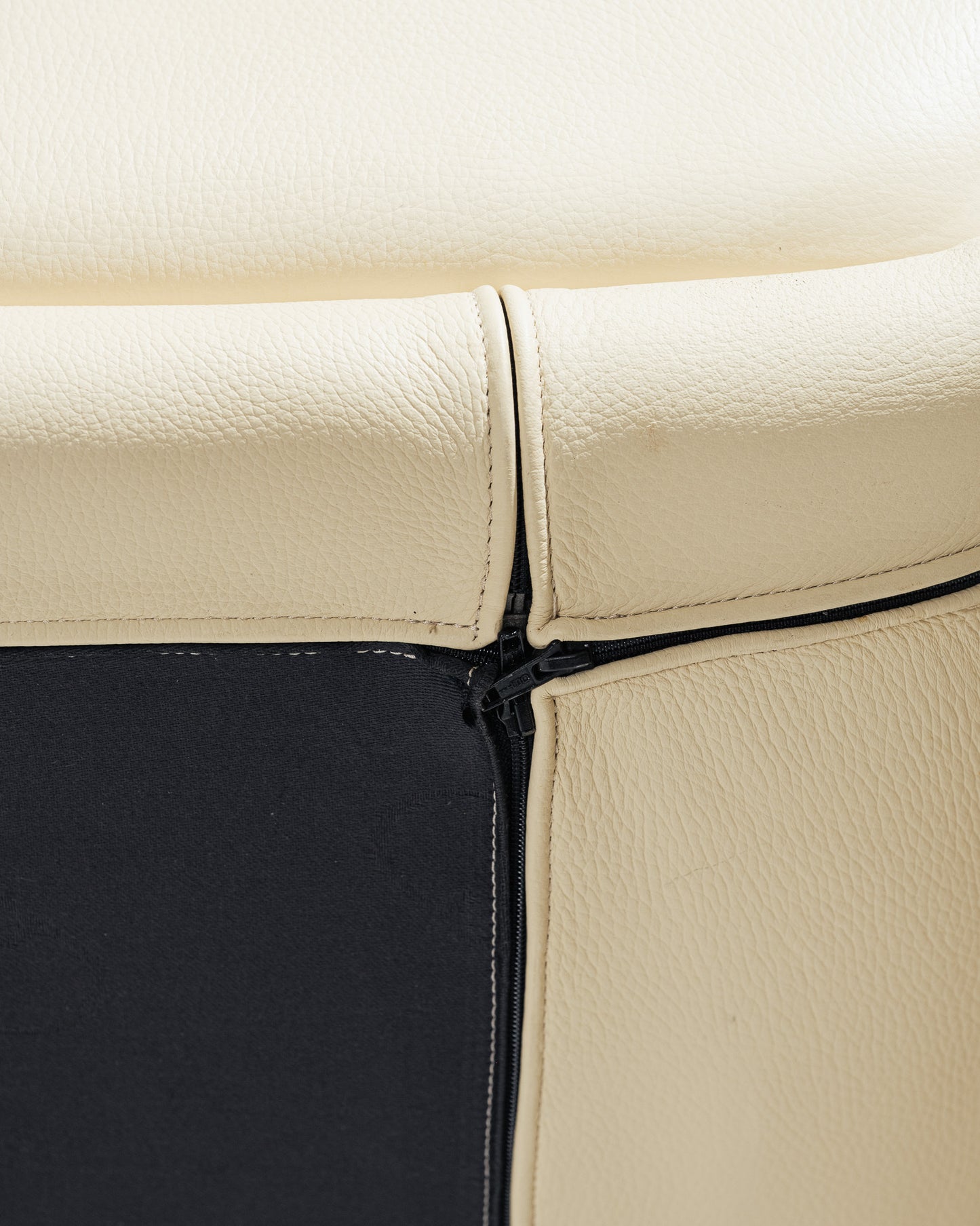 'DS 2011' LEATHER SOFA, DE SEDE, 1980s