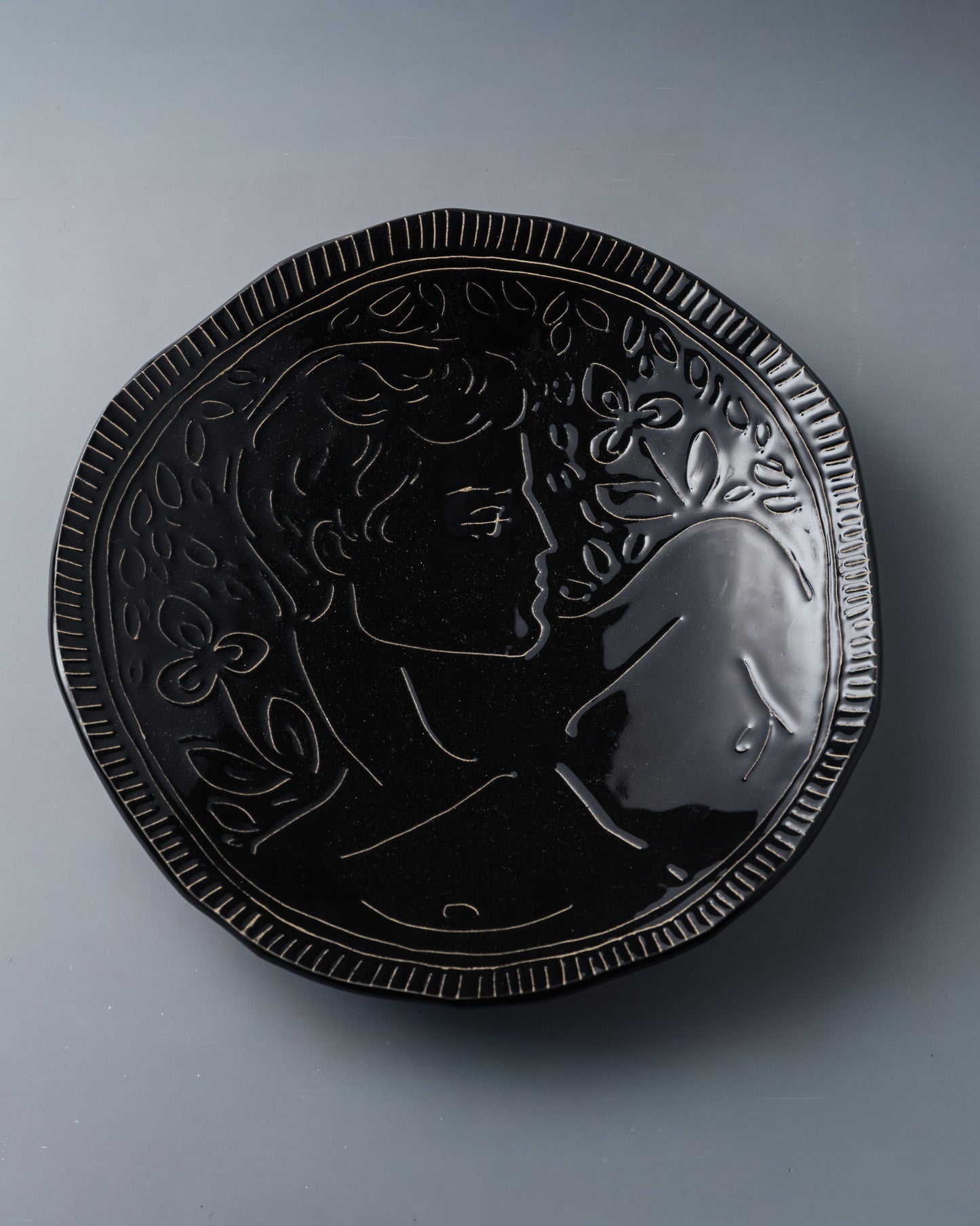 BLACK CERAMIC PLATE, ELDAROV.T