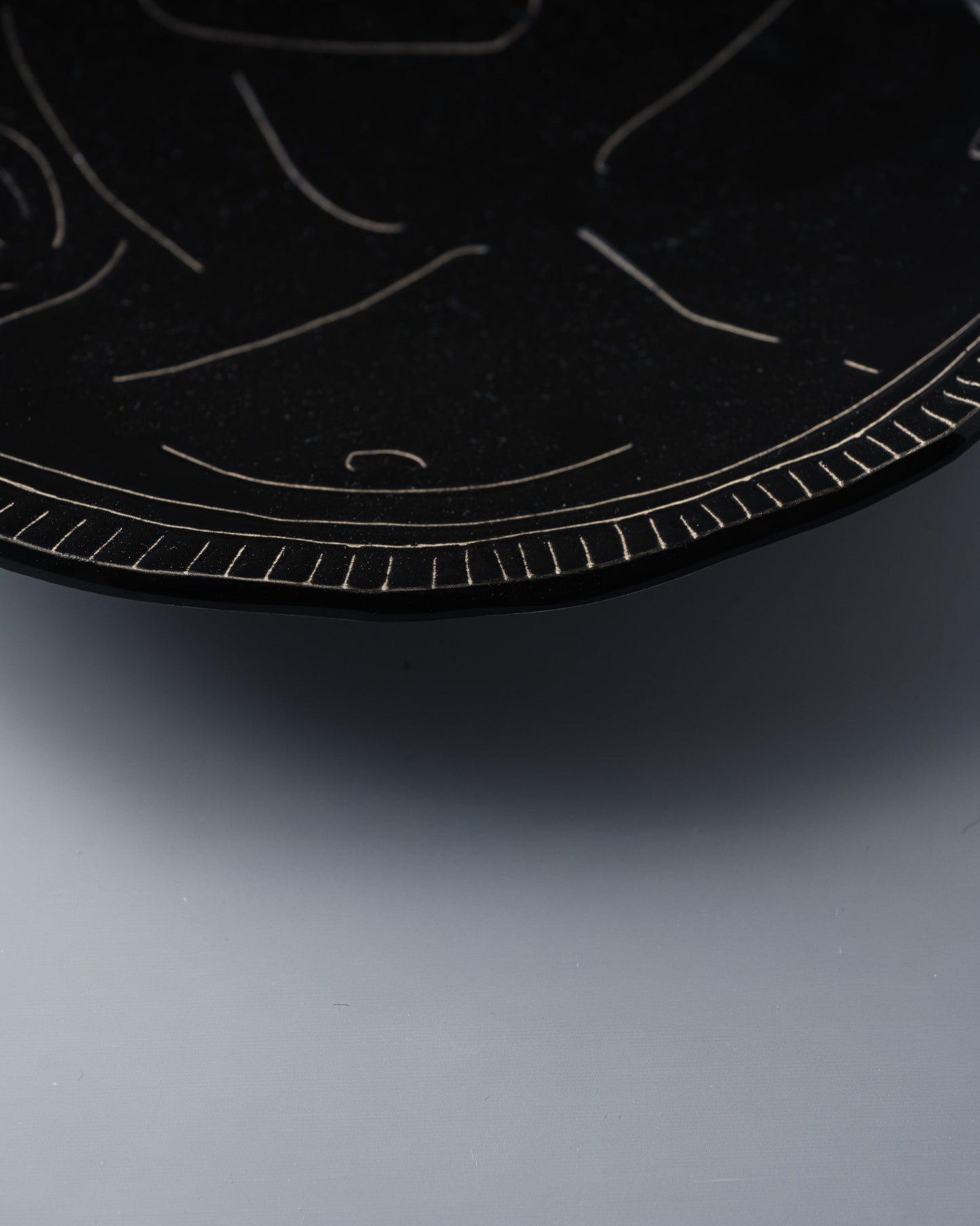 BLACK CERAMIC PLATE, ELDAROV.T