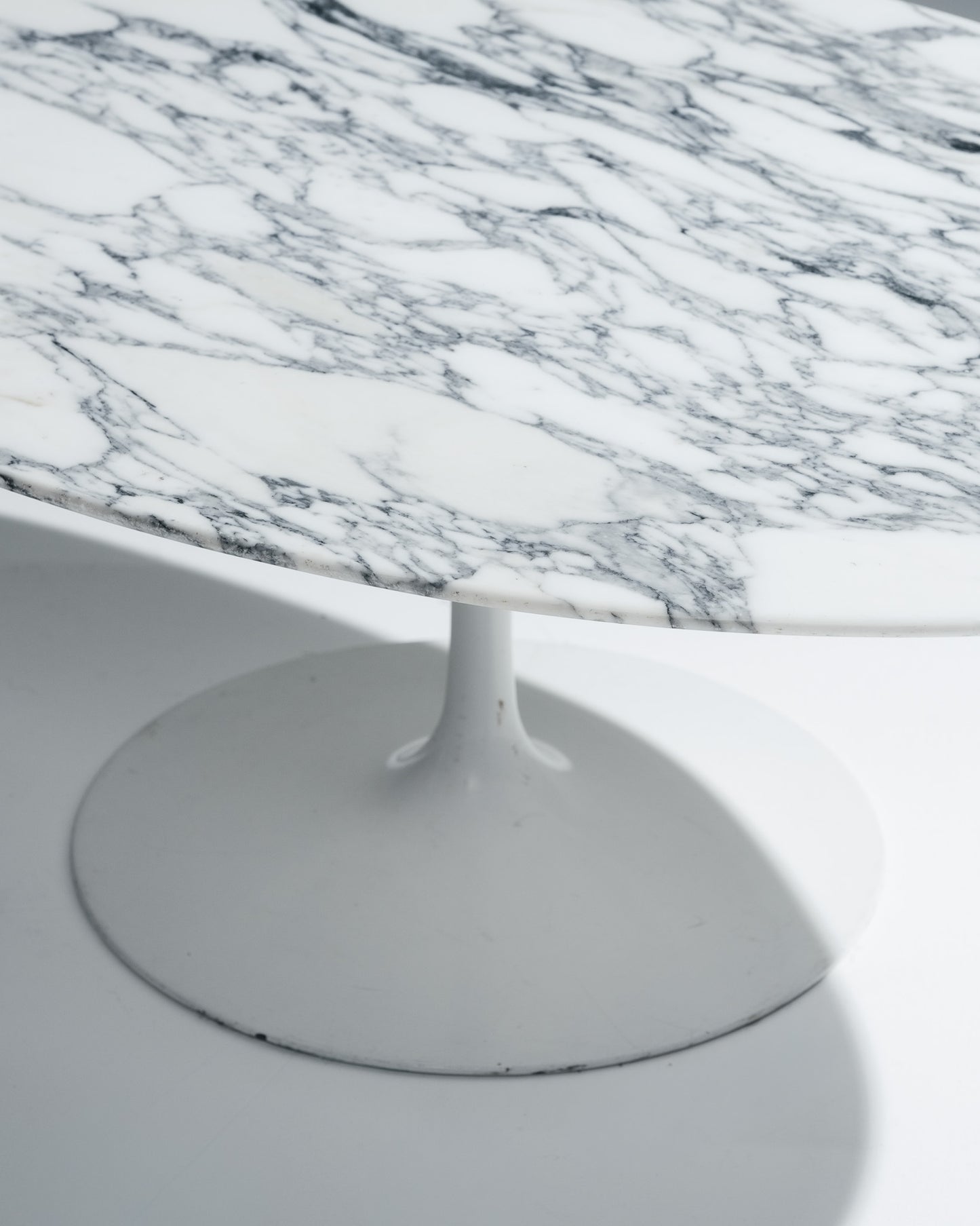'TULIP' COFFEE TABLE, EERO SAARINEN, KNOLL INTERNATIONAL, 1950s