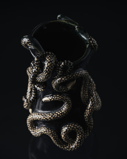 VASE NOIR 'THRIVING IN DARKNESS'