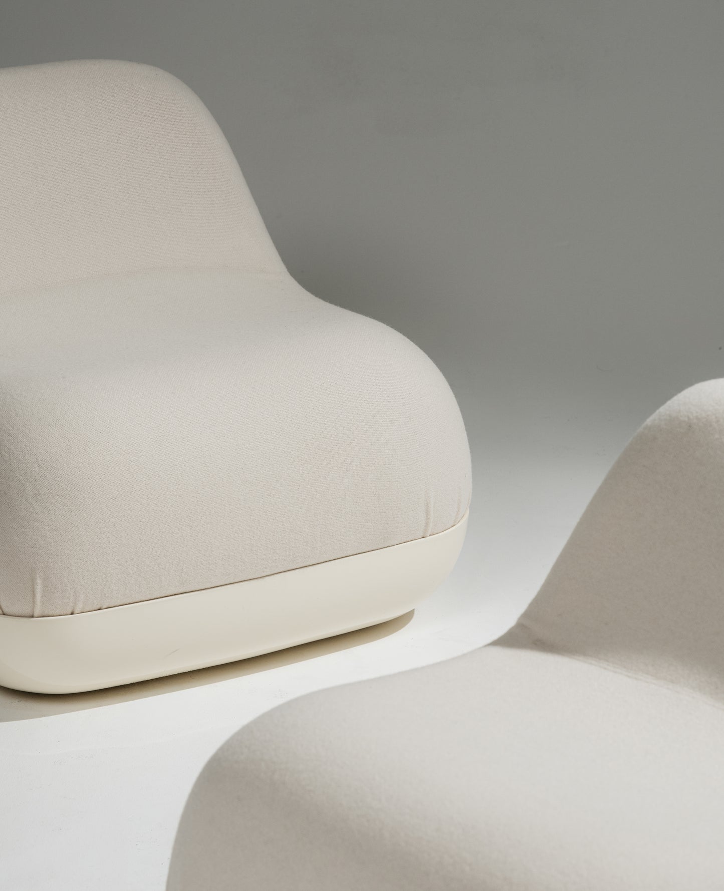 PAIRE DE FAUTEUILS 'JUMBO', ROSSELLI, SAPORITI, 1970s