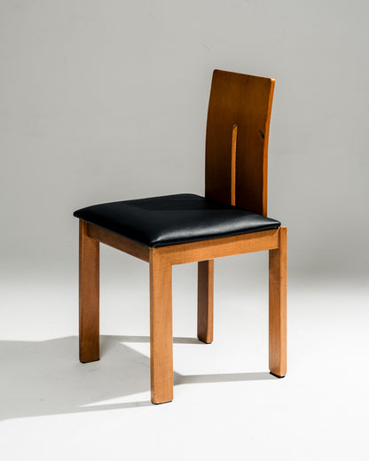 SET OF 4 SCULPTURAL WOOD AND LEATHER CHAIRS, 1970s