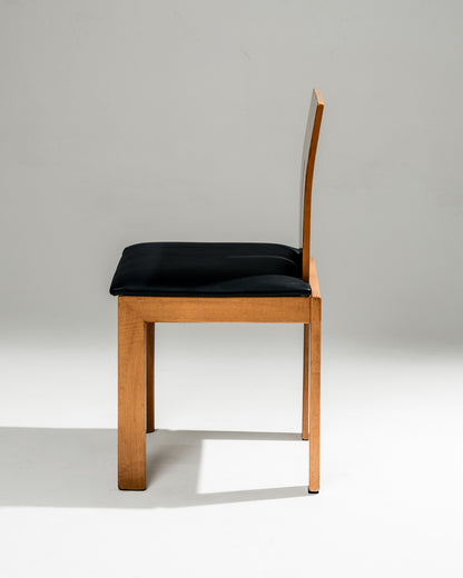 SET OF 4 SCULPTURAL WOOD AND LEATHER CHAIRS, 1970s