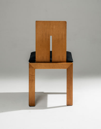 SET OF 4 SCULPTURAL WOOD AND LEATHER CHAIRS, 1970s