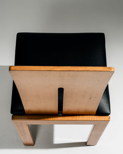 SET OF 4 SCULPTURAL WOOD AND LEATHER CHAIRS, 1970s