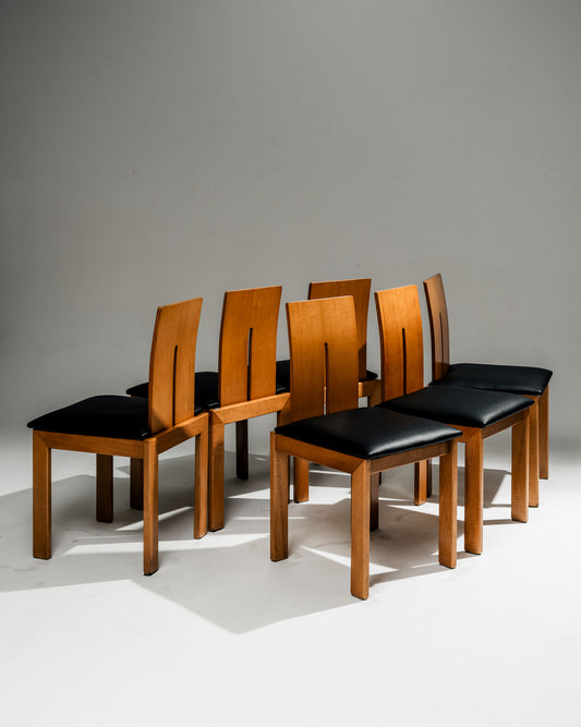 SET OF 6 SCULPTURAL WOOD AND LEATHER CHAIRS, 1970s