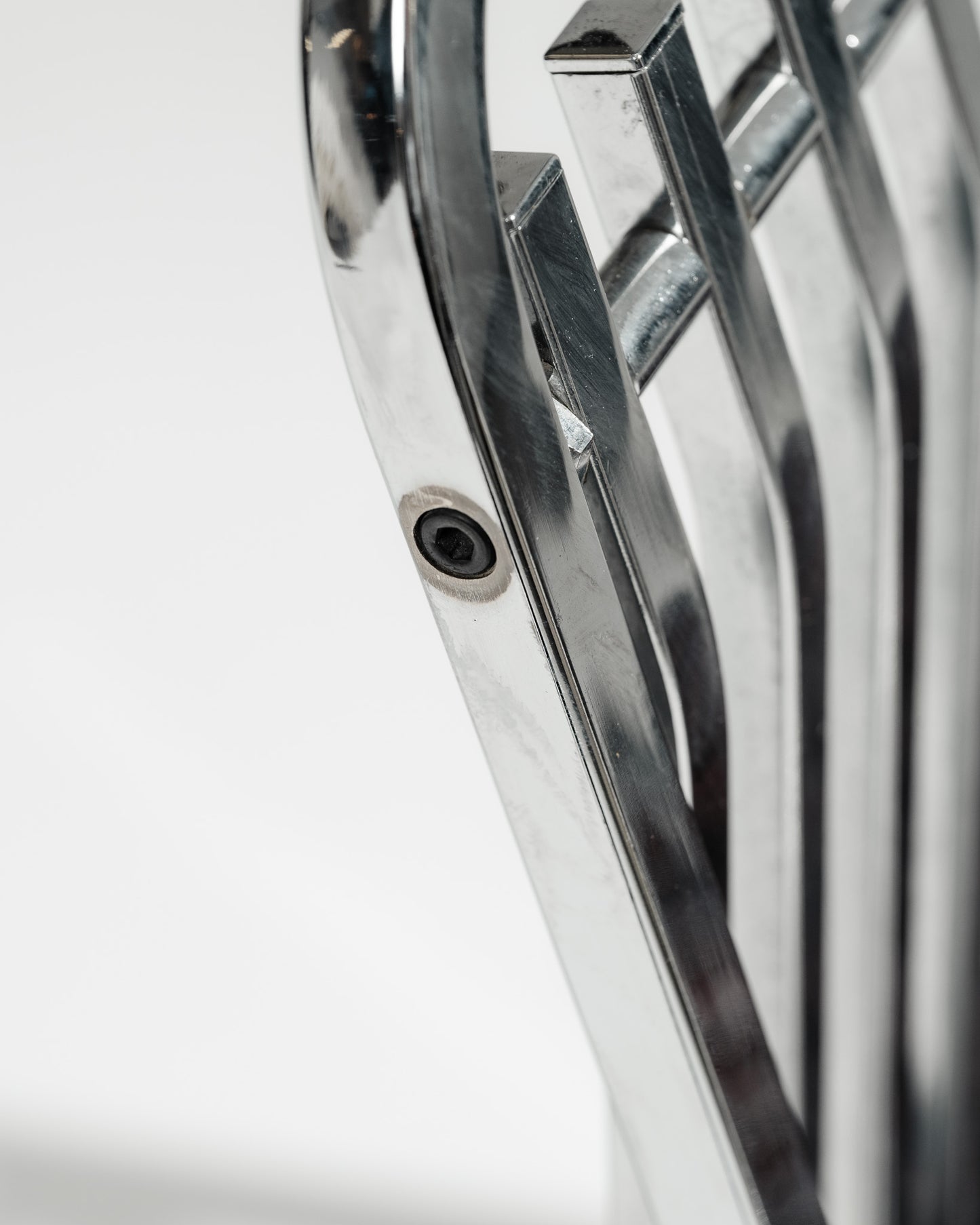 CANTILEVER CHAIR IN CHROME-PLATED STEEL AND WOOD, 1970s