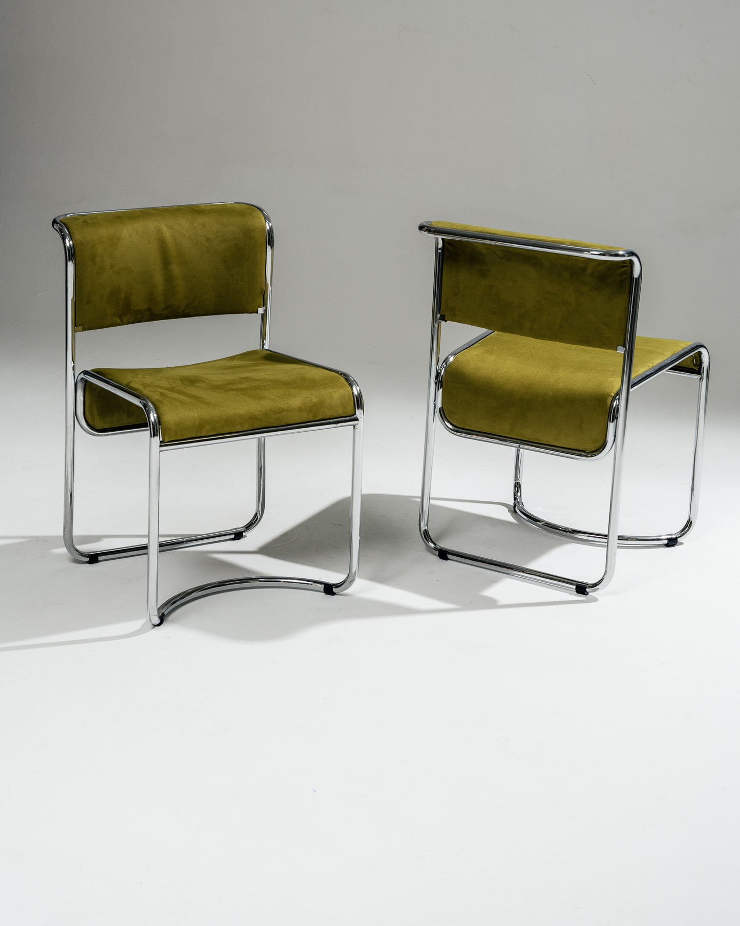 PAIRE DE CHAISES EN TISSU ET ACIER CHROMÉ, 1970s