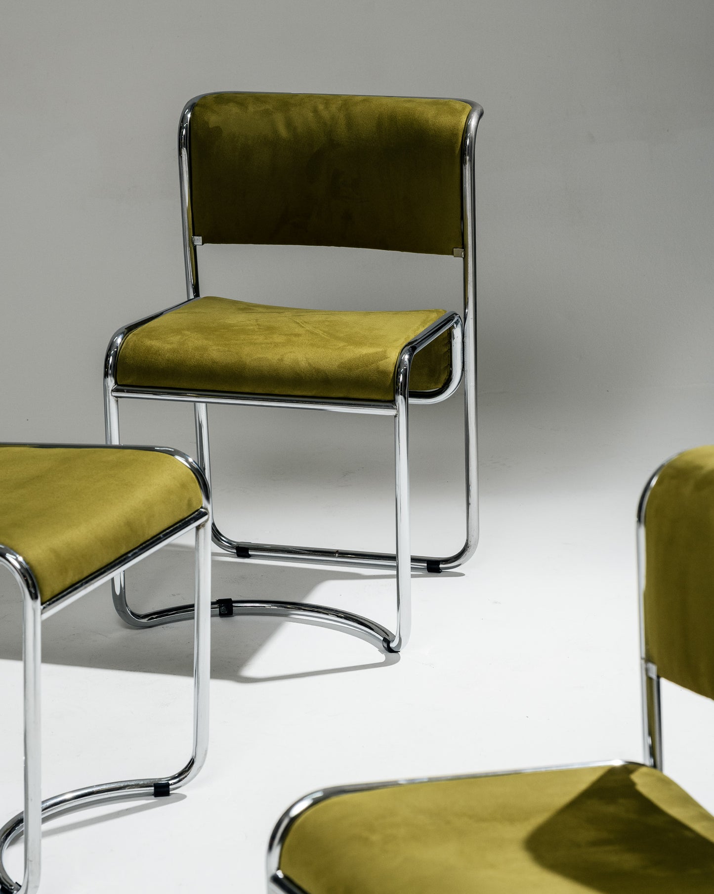 SET DE 4 CHAISES EN TISSU ET ACIER CHROMÉ, 1970s