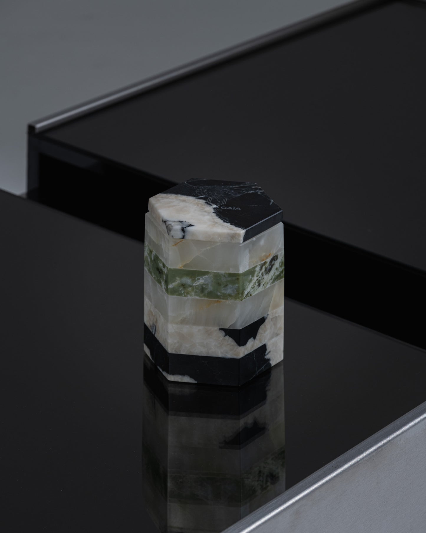 MARBLE AND GREEN ONYX SCENTED CANDLE