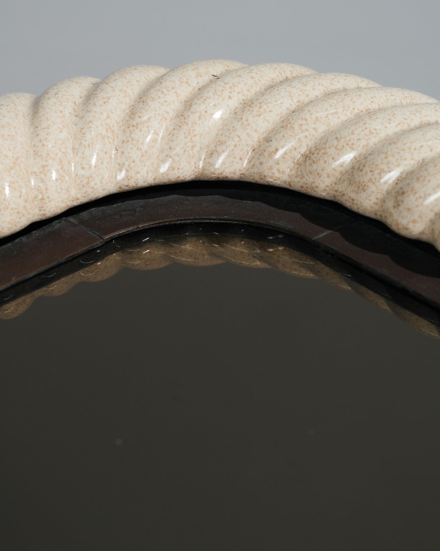 PAIRE DE TABLES BASSES MIROIR ET CÉRAMIQUE, TOMMASO BARBI, 1970s